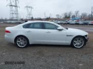 ✅ 2016 Jaguar XF 35t Prestige • VIN: SAJBK4BV9GCY11955 • Lot: 41640739. Wystawiony na IAAI z przebiegiem 83 047 mil. Bezpłatny archiwum sprzedaży aukcyjnych z USA i szczegółowy raport historii pojazdu na DreamBid. Zdjęcie 13.