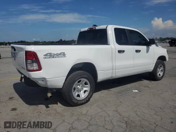2023 Ram 1500 Tradesman z VIN 1C6SRFCT9PN641644, wystawiony jako Copart lot #64295795 z przebiegiem 20 664 mil mil oraz Szkoda całkowita • Salvage title. Historia ofert i sprzedaży dostępna na DreamBid. Obrazek 3.