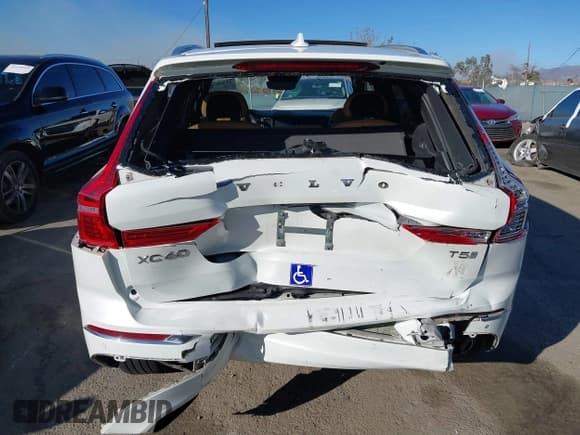 ✅ 2019 Volvo XC60 Inscription • VIN: LYV102DLXKB381933 • Lot: 41266781. Wystawiony na IAAI z przebiegiem 43 508 mil. Bezpłatny archiwum sprzedaży aukcyjnych z USA i szczegółowy raport historii pojazdu na DreamBid. Zdjęcie 15.