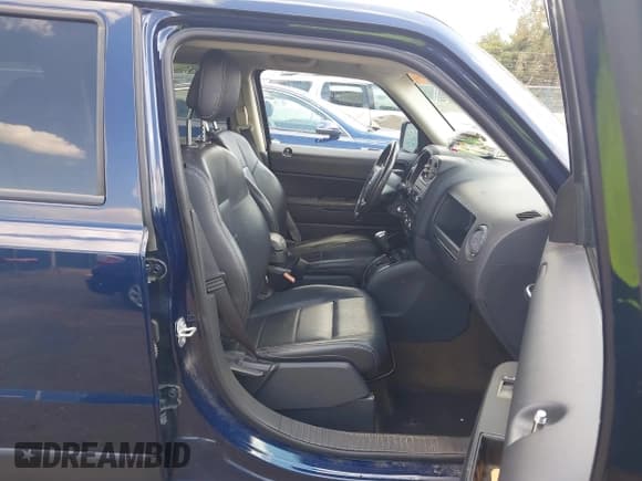 ✅ 2017 Jeep Patriot High Altitude • VIN: 1C4NJPFA0HD211697 • Лот: 43220139. Опубликован ранее на IAAI с пробегом 106 471 миль. Бесплатный доступ к архиву аукционных продаж из США и подробный отчёт об истории автомобиля на DreamBid. Изображение 5.