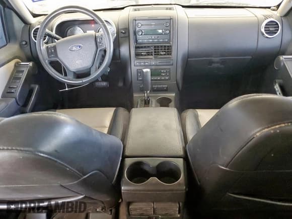 ✅ 2007 Ford Explorer Sport Trac Limited • VIN: 1FMEU338X7UA32689 • Lot: 69937395. Wystawiony na Copart z przebiegiem 171 762 mil. Bezpłatny archiwum sprzedaży aukcyjnych z USA i szczegółowy raport historii pojazdu na DreamBid. Zdjęcie 8.