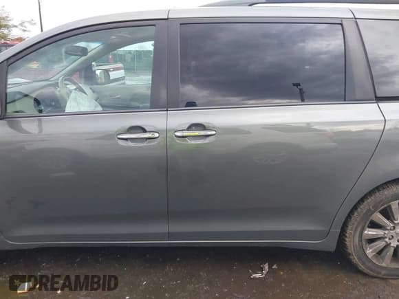 ✅ 2013 Toyota Sienna XLE • VIN: 5TDDK3DC7DS068591 • Lot: 41483280. Wystawiony na IAAI z przebiegiem 197 599 mil. Bezpłatny archiwum sprzedaży aukcyjnych z USA i szczegółowy raport historii pojazdu na DreamBid. Zdjęcie 15.