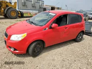 2011 Chevrolet Aveo 2LT z VIN KL1TG6DE0BB120591, wystawiony jako Copart lot #67136855 z przebiegiem 123 680 mil mil oraz Czysty tytuł • Clean title. Historia ofert i sprzedaży dostępna na DreamBid. Obrazek 1.