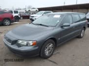 ✅ 2004 Volvo V70 • VIN: YV1SW61T042405718 • Lot: 43861784. Listed on IAAI with 205,583 mi. Free auction sales archive from the USA and detailed vehicle history report at DreamBid. Image 2.