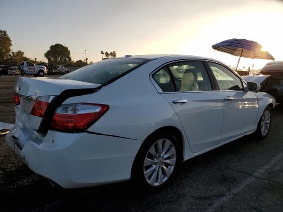 ✅ 2015 Honda Accord EX-L • VIN: 1HGCR2F82FA014515 • Lot: 91357725. Listed on Copart with 62,314 mi. Free auction sales archive from the USA and detailed vehicle history report at DreamBid. Image 3.