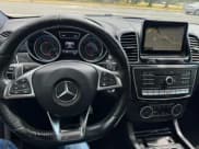 ✅ 2016 Mercedes-Benz GLE 63 S AMG • VIN: 4JGED7FBXGA010286 • Lot: 65643305. Wystawiony na Copart z przebiegiem 96 771 mil. Bezpłatny archiwum sprzedaży aukcyjnych z USA i szczegółowy raport historii pojazdu na DreamBid. Zdjęcie 7.