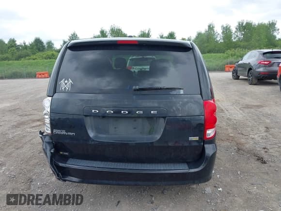 ✅ 2015 Dodge Grand Caravan SE • VIN: 2C4RDGBG8FR710082 • Lot: 42680546. Wystawiony na IAAI z przebiegiem 94 284 mil. Bezpłatny archiwum sprzedaży aukcyjnych z USA i szczegółowy raport historii pojazdu na DreamBid. Zdjęcie 16.