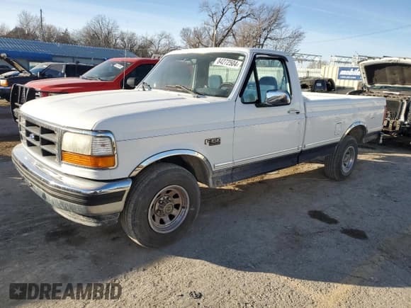 ✅ 1995 Ford F-150 • VIN: 1FTEF15N5SNA83705 • Lot: 84272504. Wystawiony na Copart z przebiegiem 156 826 mil. Bezpłatny archiwum sprzedaży aukcyjnych z USA i szczegółowy raport historii pojazdu na DreamBid. Zdjęcie 1.