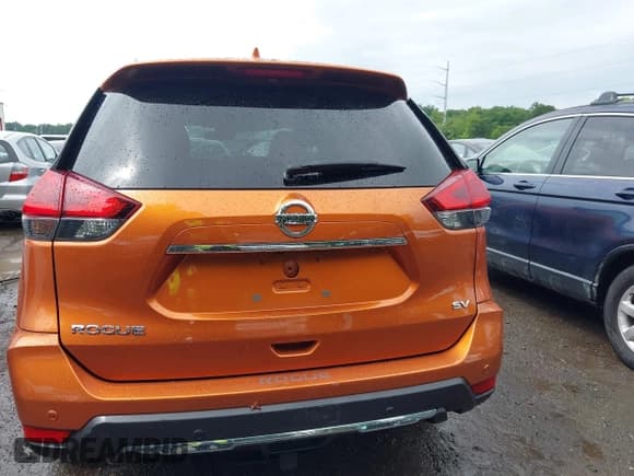 ✅ 2020 Nissan Rogue SV • VIN: JN8AT2MT9LW016313 • Lot: 42628999. Listed on IAAI with 69,453 mi. Free auction sales archive from the USA and detailed vehicle history report at DreamBid. Image 16.