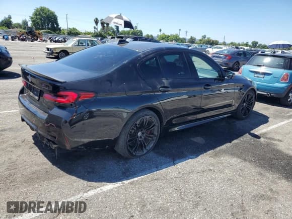 ✅ 2022 BMW M5 • VIN: WBS83CH07NCK73855 • Lot: 66341583. Wystawiony na Copart z przebiegiem 13 660 mil. Bezpłatny archiwum sprzedaży aukcyjnych z USA i szczegółowy raport historii pojazdu na DreamBid. Zdjęcie 3.
