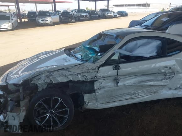 ✅ 2018 Subaru BRZ Limited • VIN: JF1ZCAC13J9601382 • Лот: 42965205. Опубликован ранее на IAAI с пробегом Не указан. Бесплатный доступ к архиву аукционных продаж из США и подробный отчёт об истории автомобиля на DreamBid. Изображение 6.