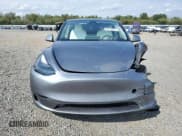 ✅ 2024 Tesla Model Y Long Range • VIN: 7SAYGDEE2RA333891 • Lot: 83788875. Wystawiony na Copart z przebiegiem 17 191 mil. Bezpłatny archiwum sprzedaży aukcyjnych z USA i szczegółowy raport historii pojazdu na DreamBid. Zdjęcie 5.