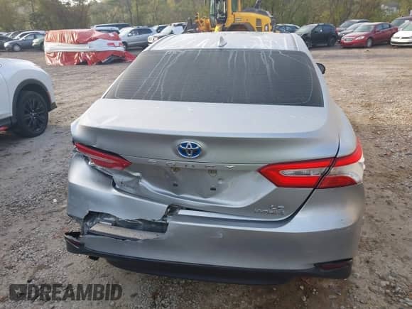 2020 Toyota Camry Hybrid LE z VIN 4T1C31AK0LU524185, wystawiony jako IAAI lot #43334178 z przebiegiem 241 680 mil mil oraz . Historia ofert i sprzedaży dostępna na DreamBid. Obrazek 16.