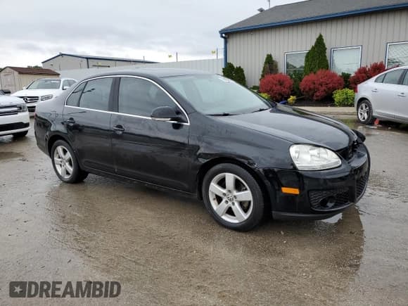 ✅ 2009 Volkswagen Jetta SE • VIN: 3VWRM71K29M010346 • Lot: 55085815. Listed on Copart with 143,976 mi. Free auction sales archive from the USA and detailed vehicle history report at DreamBid. Image 4.