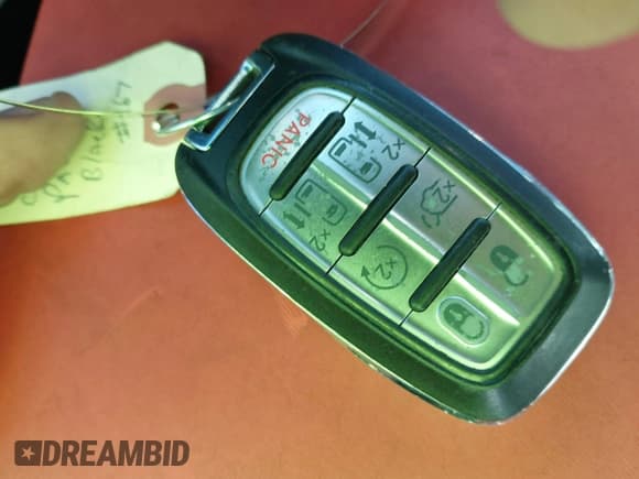 ✅ 2020 Chrysler Pacifica Limited • VIN: 2C4RC1GG1LR246489 • Lot: 43496729. Listed on IAAI with 125,056 mi. Free auction sales archive from the USA and detailed vehicle history report at DreamBid. Image 11.