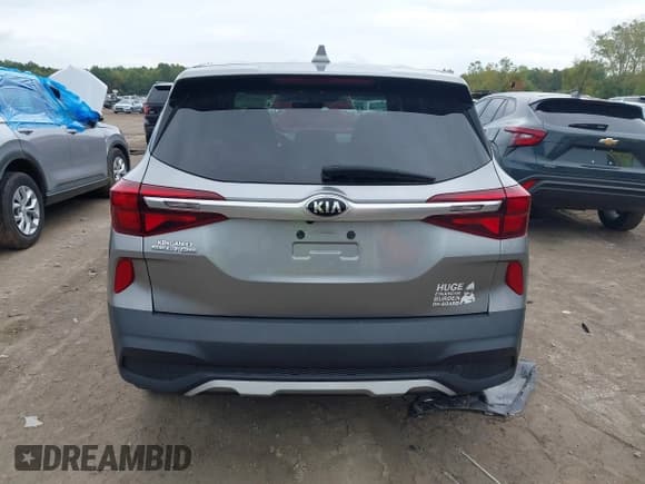 ✅ 2021 Kia Seltos LX • VIN: KNDEPCAA2M7141398 • Lot: 43291734. Wystawiony na IAAI z przebiegiem 78 074 mil. Bezpłatny archiwum sprzedaży aukcyjnych z USA i szczegółowy raport historii pojazdu na DreamBid. Zdjęcie 16.