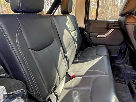 ✅ 2016 Jeep Wrangler Unlimited Rubicon • VIN: 1C4BJWFG8GL269885 • Лот: 94334315. Опубликован ранее на Copart с пробегом 26 474 миль. Бесплатный доступ к архиву аукционных продаж из США и подробный отчёт об истории автомобиля на DreamBid. Изображение 6.