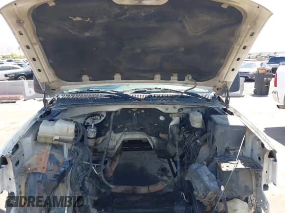 ✅ 2004 GMC Sierra 2500 SL • VIN: 1GDHC24U54E244508 • Lot: 42110629. Wystawiony na IAAI z przebiegiem Nie podano. Bezpłatny archiwum sprzedaży aukcyjnych z USA i szczegółowy raport historii pojazdu na DreamBid. Zdjęcie 10.