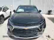 2024 Chevrolet Blazer LT z VIN 3GNKBJR40RS178941, wystawiony jako Copart lot #53538185 z przebiegiem 27 969 mil mil oraz Czysty tytuł • Clean title. Historia ofert i sprzedaży dostępna na DreamBid. Obrazek 5.