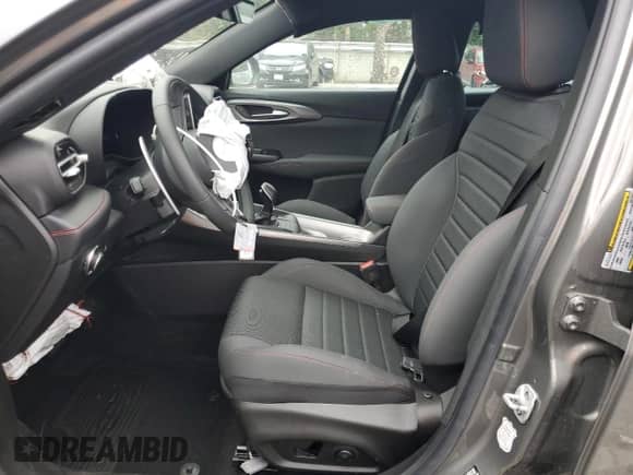 2024 Dodge Hornet R/T z VIN ZACPDFCW5R3A26937, wystawiony jako Copart lot #55955115 z przebiegiem 20 560 mil mil oraz Szkoda całkowita • Salvage title. Historia ofert i sprzedaży dostępna na DreamBid. Obrazek 7.