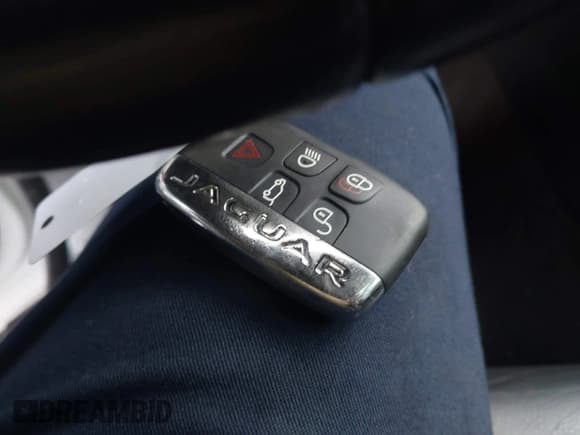 ✅ 2019 Jaguar F-Pace 25t Prestige • VIN: SADCK2GX3KA394178 • Lot: 43331006. Wystawiony na IAAI z przebiegiem 86 183 mil. Bezpłatny archiwum sprzedaży aukcyjnych z USA i szczegółowy raport historii pojazdu na DreamBid. Zdjęcie 11.