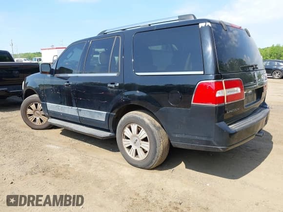 ✅ 2007 Lincoln Navigator • VIN: 5LMFU28567LJ16959 • Lot: 42211877. Wystawiony na IAAI z przebiegiem 196 635 mil. Bezpłatny archiwum sprzedaży aukcyjnych z USA i szczegółowy raport historii pojazdu na DreamBid. Zdjęcie 3.