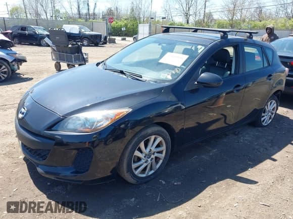 ✅ 2013 Mazda 3 i Grand Touring • VIN: JM1BL1M78D1818010 • Lot: 42060056. Wystawiony na IAAI z przebiegiem 139 157 mil. Bezpłatny archiwum sprzedaży aukcyjnych z USA i szczegółowy raport historii pojazdu na DreamBid. Zdjęcie 2.