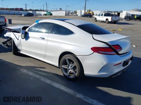 ✅ 2017 Mercedes-Benz C 300 • VIN: WDDWJ4JB4HF384166 • Лот: 43454729. Опубликован ранее на IAAI с пробегом Не указан. Бесплатный доступ к архиву аукционных продаж из США и подробный отчёт об истории автомобиля на DreamBid. Изображение 3.