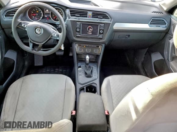 ✅ 2019 Volkswagen Tiguan S • VIN: 3VV1B7AX1KM031956 • Lot: 94482675. Wystawiony na Copart z przebiegiem 160 882 mil. Bezpłatny archiwum sprzedaży aukcyjnych z USA i szczegółowy raport historii pojazdu na DreamBid. Zdjęcie 8.