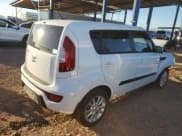 ✅ 2013 Kia Soul + • VIN: KNDJT2A67D7566017 • Лот: 87306355. Опубликован ранее на Copart с пробегом 97 985 миль. Бесплатный доступ к архиву аукционных продаж из США и подробный отчёт об истории автомобиля на DreamBid. Изображение 3.