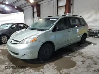 ✅ 2010 Toyota Sienna CE • VIN: 5TDKK4CC4AS315740 • Лот: 82469755. Опубликован ранее на Copart с пробегом 256 689 миль. Бесплатный доступ к архиву аукционных продаж из США и подробный отчёт об истории автомобиля на DreamBid. Изображение 1.