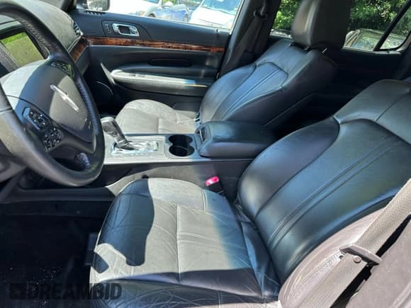 ✅ 2017 Lincoln MKT • VIN: 2LMHJ5NK3HBL01668 • Лот: 85897795. Опубликован ранее на Copart с пробегом 199 288 миль. Бесплатный доступ к архиву аукционных продаж из США и подробный отчёт об истории автомобиля на DreamBid. Изображение 9.