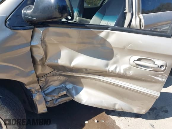 ✅ 2002 Dodge Caravan EX • VIN: 2B8GP74L62R505536 • Lot: 43473195. Listed on IAAI with 214,307 mi. Free auction sales archive from the USA and detailed vehicle history report at DreamBid. Image 6.