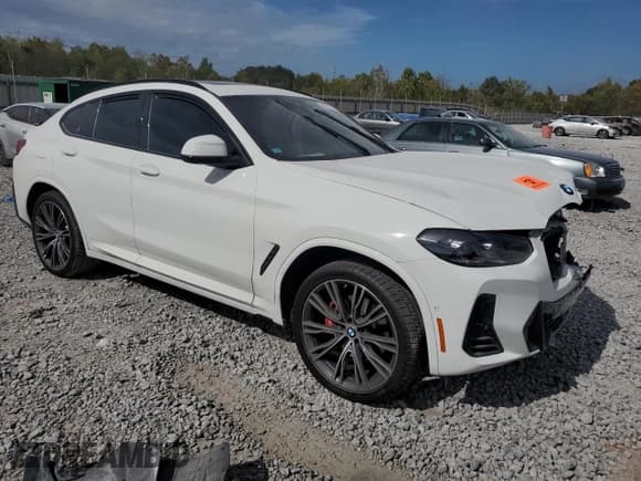 ✅ 2023 BMW X4 xDrive30i • VIN: 5UX33DT0XP9N63360 • Lot: 84933365. Wystawiony na Copart z przebiegiem Nie podano. Bezpłatny archiwum sprzedaży aukcyjnych z USA i szczegółowy raport historii pojazdu na DreamBid. Zdjęcie 4.