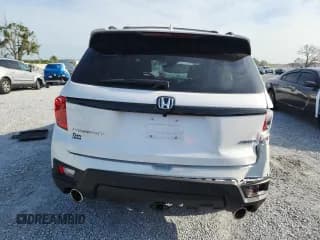 ✅ 2025 Honda Passport EX-L • VIN: 5FNYF8H57SB014949 • Lot: 58587185. Wystawiony na Copart z przebiegiem 4 403 mil. Bezpłatny archiwum sprzedaży aukcyjnych z USA i szczegółowy raport historii pojazdu na DreamBid. Zdjęcie 6.