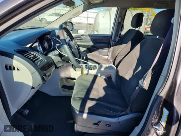 ✅ 2016 Dodge Grand Caravan SXT • VIN: 2C4RDGCG1GR334583 • Lot: 87115265. Wystawiony na Copart z przebiegiem 100 446 mil. Bezpłatny archiwum sprzedaży aukcyjnych z USA i szczegółowy raport historii pojazdu na DreamBid. Zdjęcie 7.