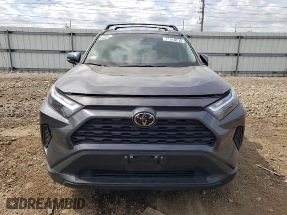 ✅ 2024 Toyota RAV4 XLE • VIN: 2T3P1RFV6RW470092 • Lot: 71018235. Wystawiony na Copart z przebiegiem 27 518 mil. Bezpłatny archiwum sprzedaży aukcyjnych z USA i szczegółowy raport historii pojazdu na DreamBid. Zdjęcie 5.