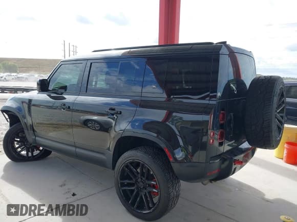 ✅ 2021 Land Rover Defender SE • VIN: SALEP7RU0M2041019 • Lot: 41177164. Listed on IAAI with 25,306 mi. Free auction sales archive from the USA and detailed vehicle history report at DreamBid. Image 14.