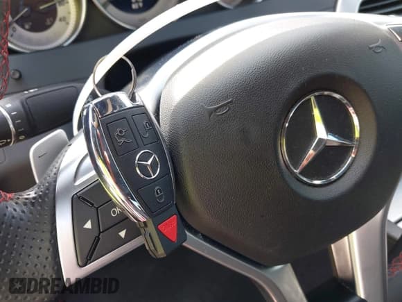 ✅ 2013 Mercedes-Benz C 250 • VIN: WDDGJ4HB9DF963125 • Lot: 42725863. Wystawiony na IAAI z przebiegiem 71 413 mil. Bezpłatny archiwum sprzedaży aukcyjnych z USA i szczegółowy raport historii pojazdu na DreamBid. Zdjęcie 11.