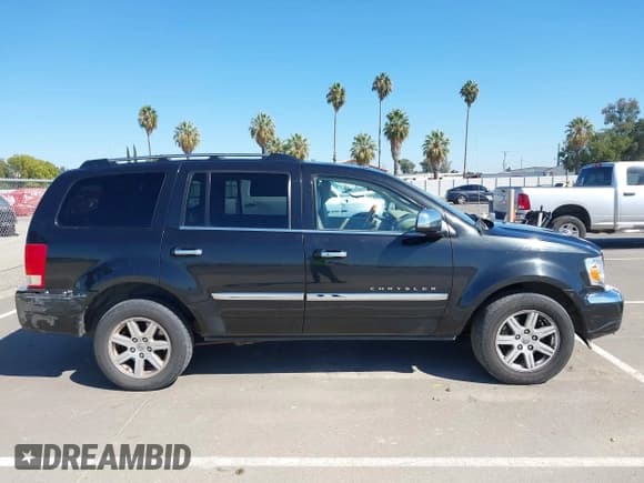 ✅ 2007 Chrysler Aspen Limited • VIN: 1A8HW58N17F528872 • Lot: 43386181. Wystawiony na IAAI z przebiegiem 195 058 mil. Bezpłatny archiwum sprzedaży aukcyjnych z USA i szczegółowy raport historii pojazdu na DreamBid. Zdjęcie 13.