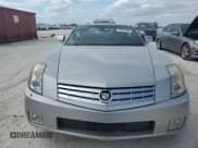 ✅ 2004 Cadillac XLR • VIN: 1G6YV34A945601007 • Lot: 77077394. Wystawiony na Copart z przebiegiem Nie podano. Bezpłatny archiwum sprzedaży aukcyjnych z USA i szczegółowy raport historii pojazdu na DreamBid. Zdjęcie 5.
