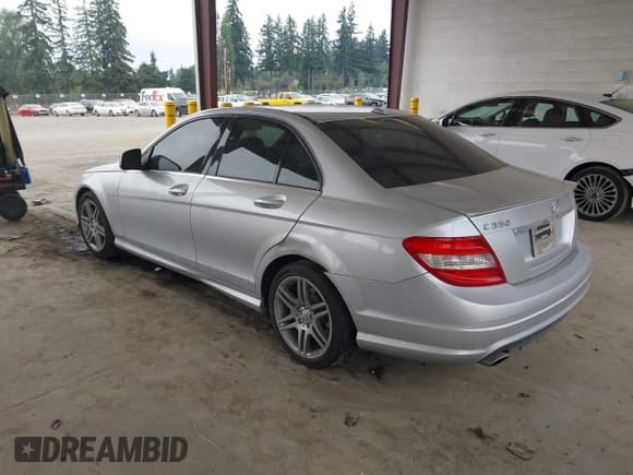 ✅ 2008 Mercedes-Benz C 350 Sport • VIN: WDDGF56X68F012232 • Lot: 43090735. Wystawiony na IAAI z przebiegiem 64 291 mil. Bezpłatny archiwum sprzedaży aukcyjnych z USA i szczegółowy raport historii pojazdu na DreamBid. Zdjęcie 3.