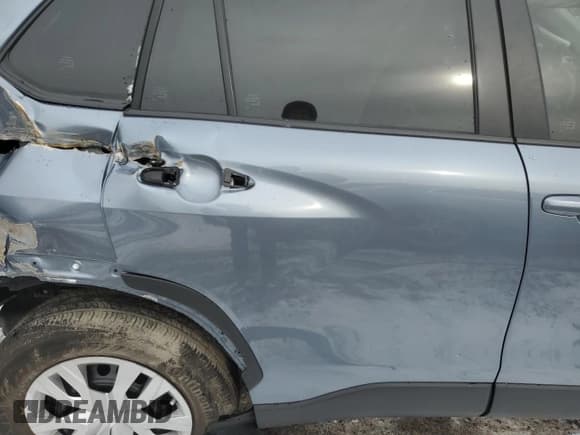 ✅ 2024 Toyota Corolla Cross L • VIN: 7MUAAAAG2RV116531 • Lot: 43507755. Listed on Copart with 2,351 mi. Free auction sales archive from the USA and detailed vehicle history report at DreamBid. Image 10.