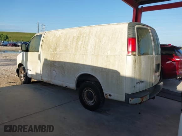 ✅ 1997 GMC Savana • VIN: 1GTFG25W3V1064582 • Lot: 43094120. Wystawiony na IAAI z przebiegiem Nie podano. Bezpłatny archiwum sprzedaży aukcyjnych z USA i szczegółowy raport historii pojazdu na DreamBid. Zdjęcie 3.