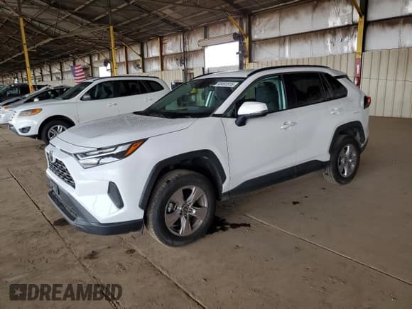 ✅ 2023 Toyota RAV4 XLE • VIN: 2T3W1RFV1PW272352 • Lot: 93491515. Wystawiony na Copart z przebiegiem 56 795 mil. Bezpłatny archiwum sprzedaży aukcyjnych z USA i szczegółowy raport historii pojazdu na DreamBid. Zdjęcie 1.