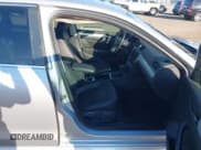 ✅ 2012 Volkswagen Passat SE • VIN: 1VWBP7A34CC019110 • Lot: 43634984. Listed on IAAI with 207,089 mi. Free auction sales archive from the USA and detailed vehicle history report at DreamBid. Image 5.