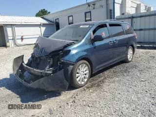 2011 Toyota Sienna XLE AAS с VIN 5TDYK3DC2BS074927, выставлен на аукционе Copart как лот 72093655 с пробегом Не указан миль и Чистый • Clean title. История ставок и продаж доступна на DreamBid. Изображение 1.