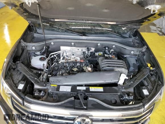 ✅ 2025 Volkswagen Atlas SE • VIN: 1V2HR2CA8SC504921 • Lot: 67914165. Listed on Copart with 24,976 mi. Free auction sales archive from the USA and detailed vehicle history report at DreamBid. Image 12.