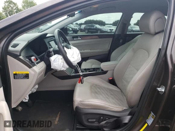 ✅ 2016 Hyundai Sonata Sport • VIN: 5NPE34AF4GH429596 • Lot: 57424043. Listed on Copart with 90,628 mi. Free auction sales archive from the USA and detailed vehicle history report at DreamBid. Image 7.