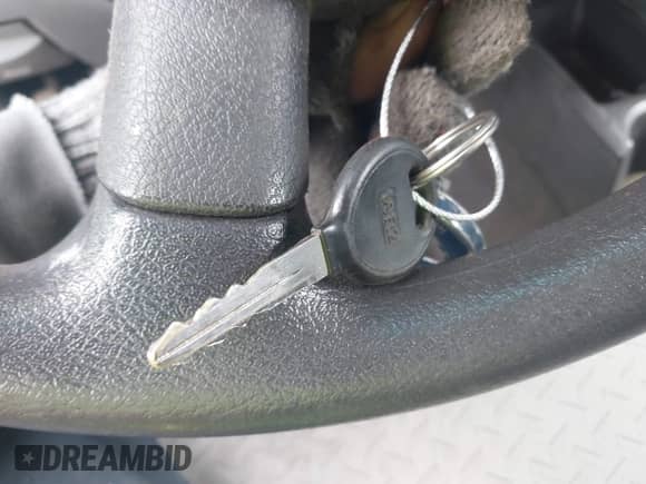 2008 Dodge Dakota SXT z VIN 1D7HW38K98S626841, wystawiony jako IAAI lot #42052680 z przebiegiem 194 127 mil mil oraz . Historia ofert i sprzedaży dostępna na DreamBid. Obrazek 11.